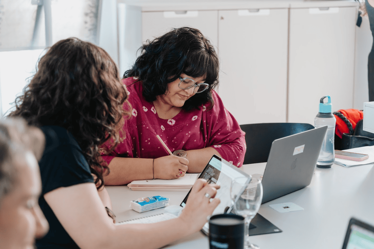 SEC - EmpoderaTeC Siglo 21: Mujeres que Ayudamos a Mujeres a Generar Competencias en el Mundo del Desarrollo de Software
